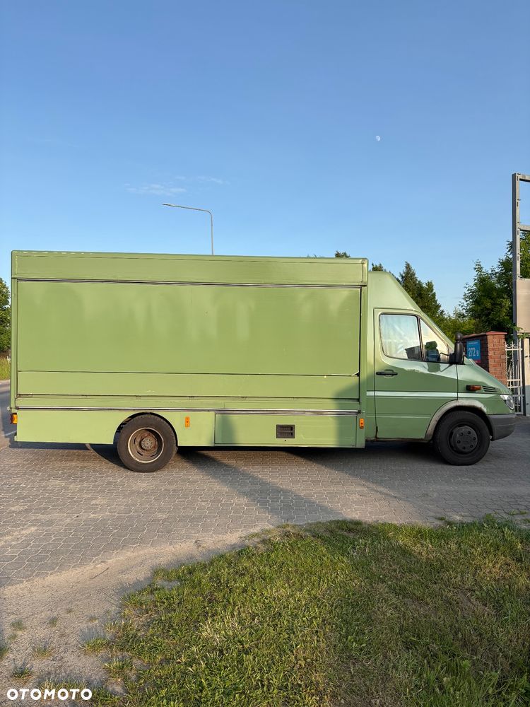 Mercedes-Benz Sprinter 616 CDI FOOD TRUCK 2,7 CDI - 6
