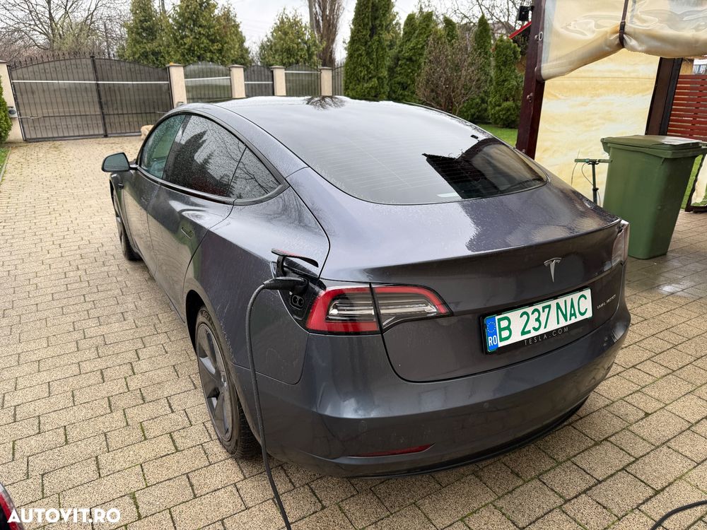 Tesla Model 3 - 2