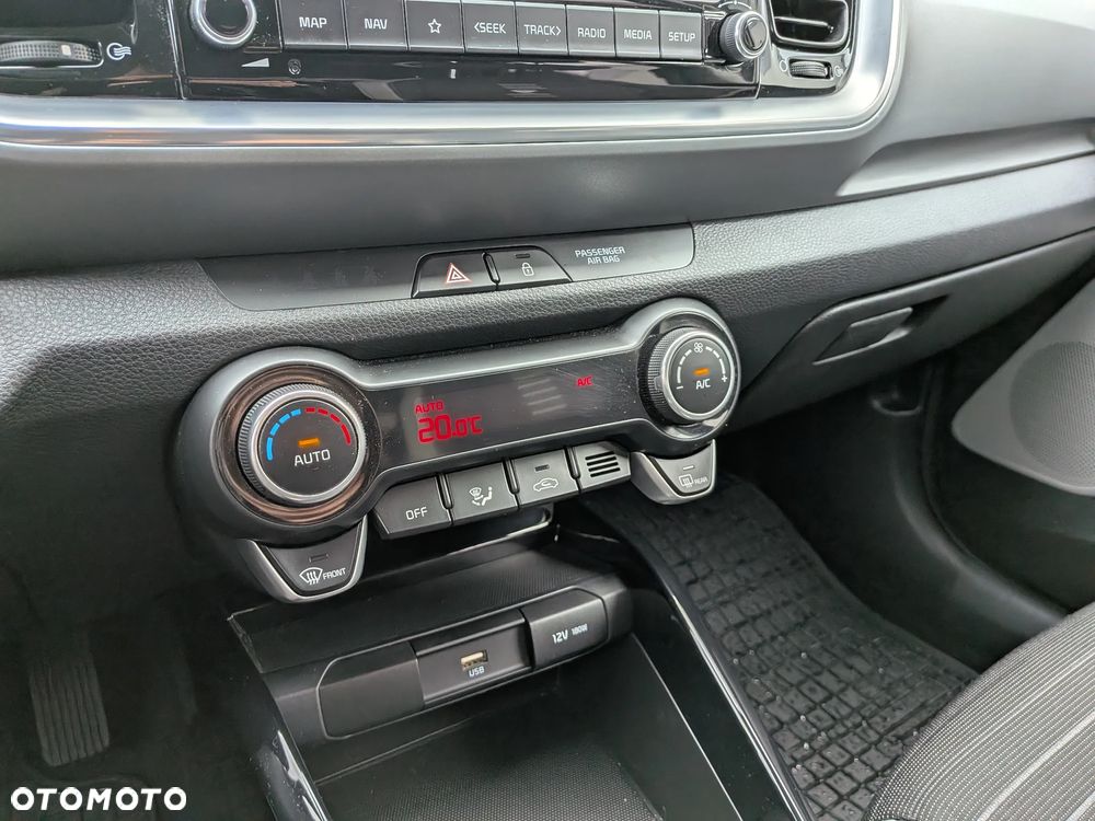 Kia Stonic 1.2 L - 11