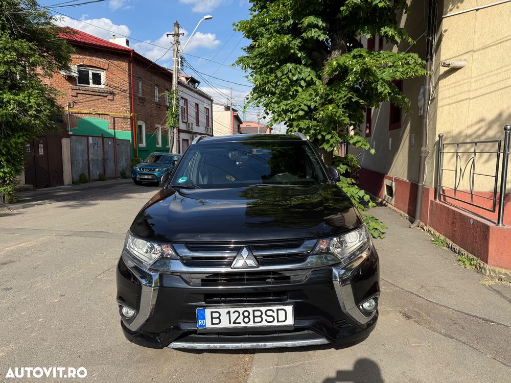 Mitsubishi Outlander 2.0 4WD Plus - 2