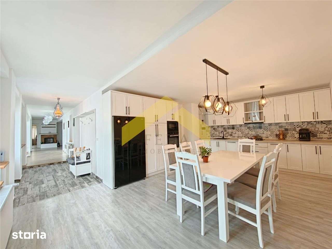 Casa la sol 170 mp utili plus teren de 1,122 mp in Vladimirescu de van - Imagine principală: 2/18