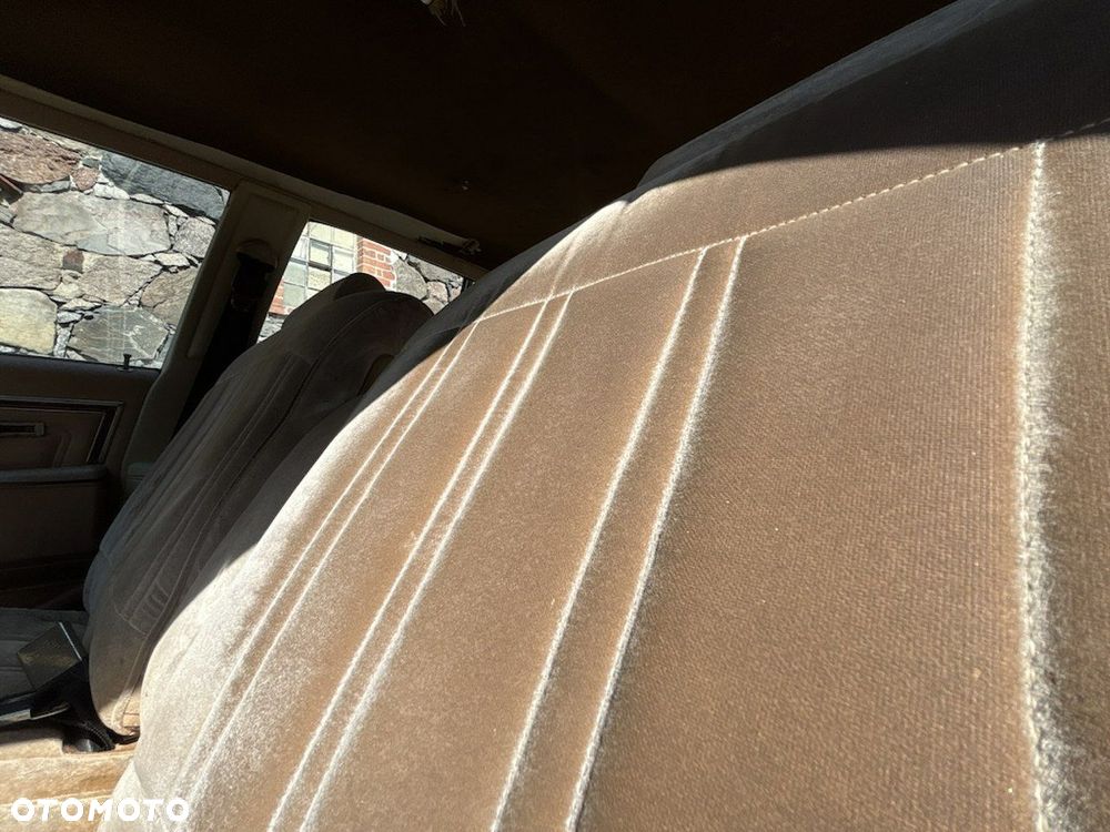 Oldsmobile Delta 88 - 12