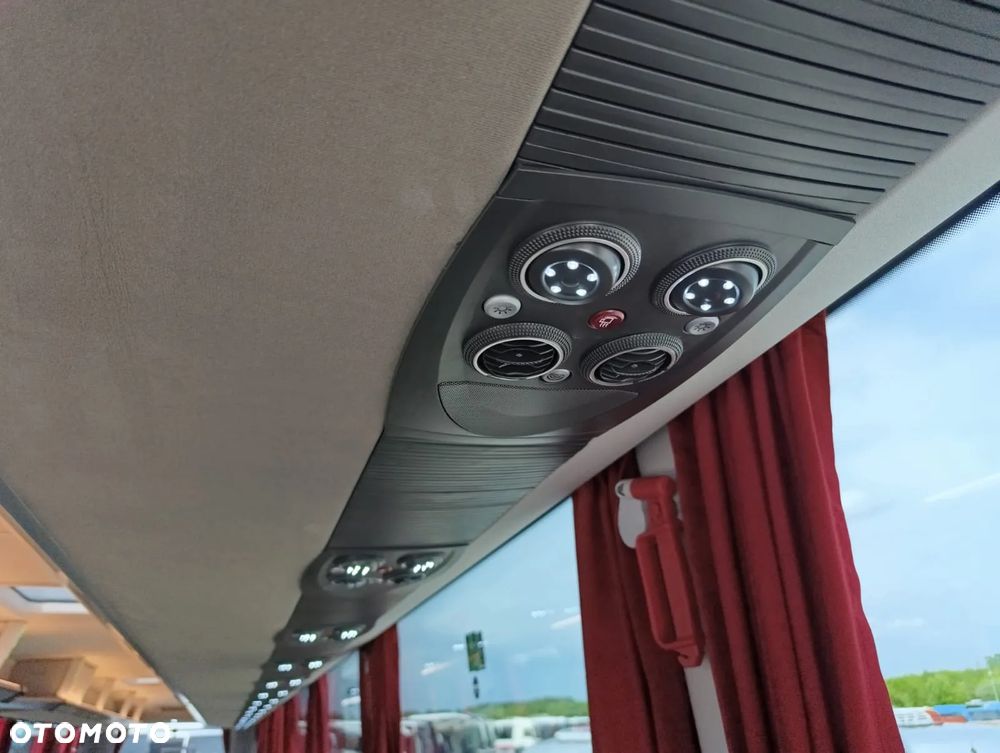 MAN Lions Coach - 22