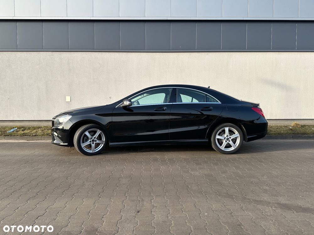 Mercedes-Benz CLA 180 Urban - 2