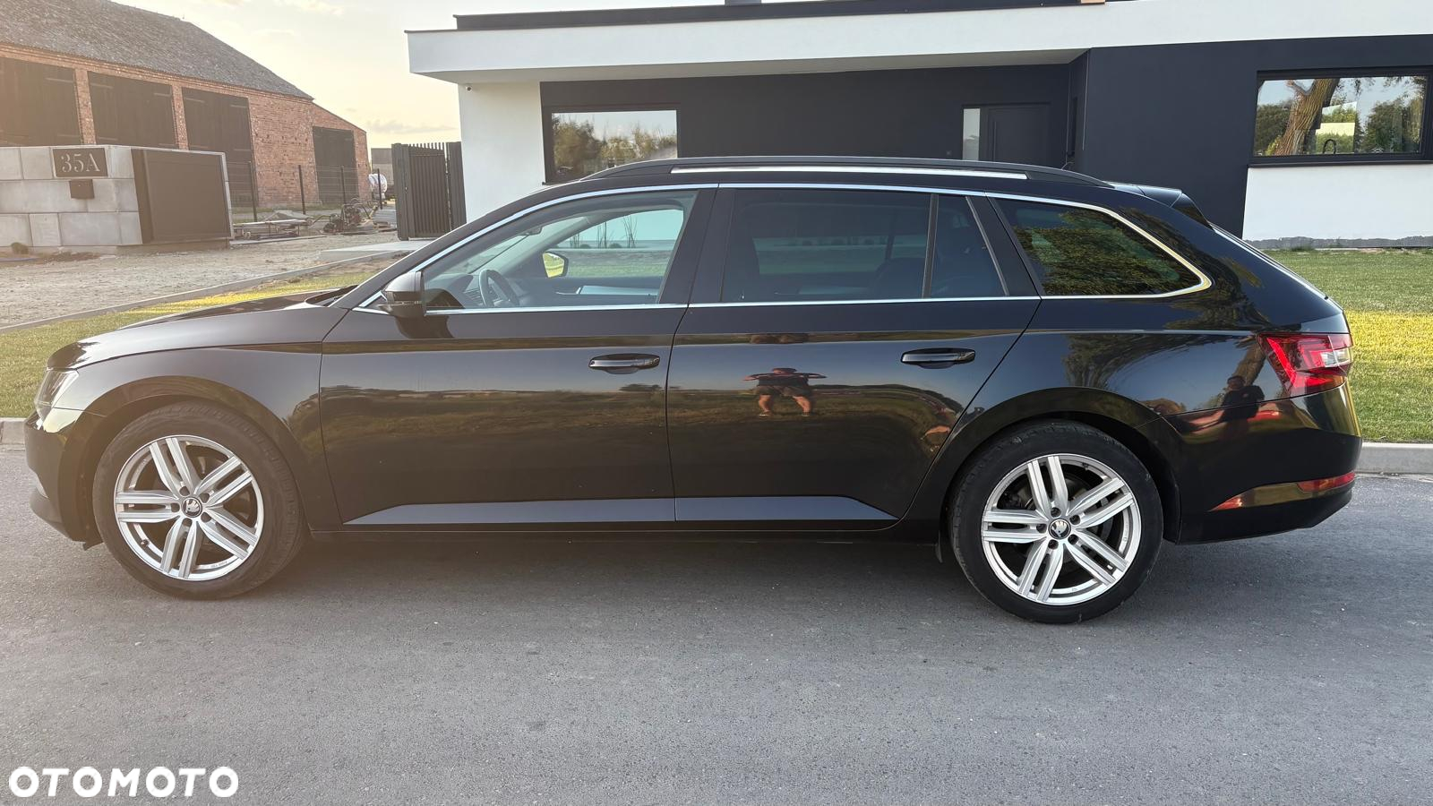 Skoda Superb 2.0 TDI Style DSG - 5