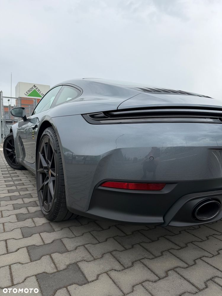 Porsche 911 Carrera - 13