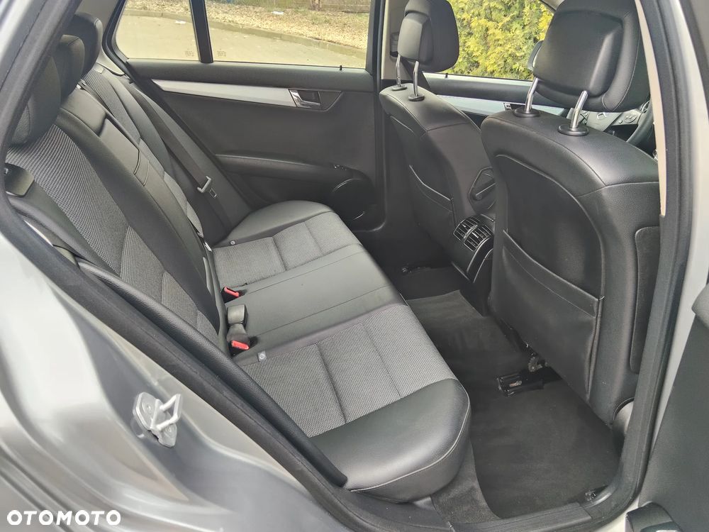 Mercedes-Benz Klasa C 200 Avantgarde Edition - 9