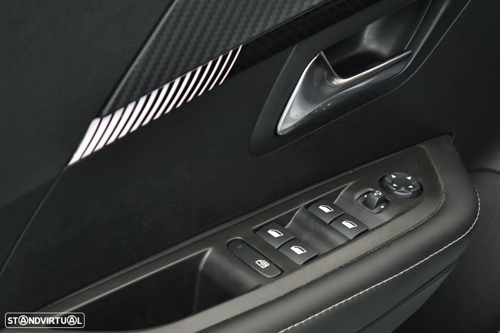 Peugeot 208 1.2 PureTech Allure - 24