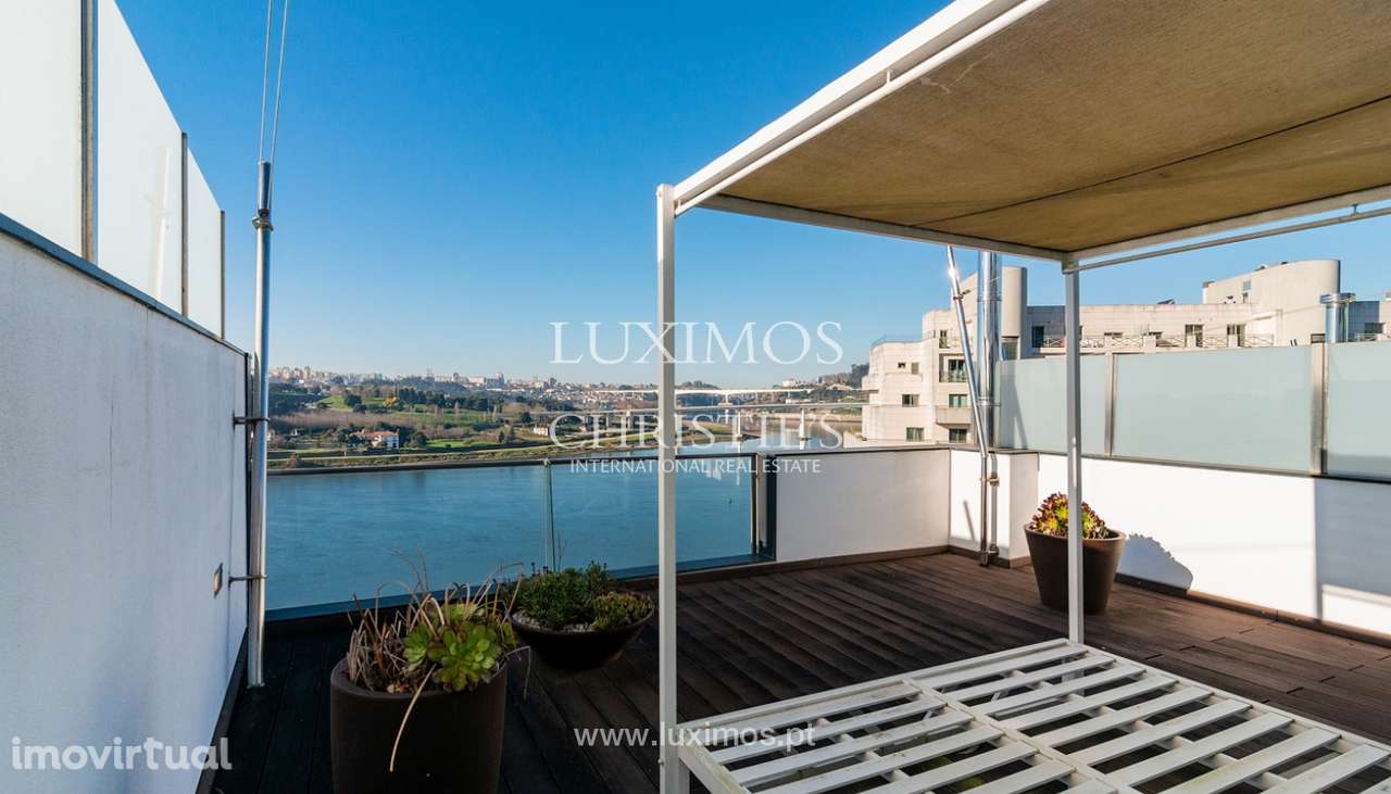 Moradia de luxo com vistas rio, para venda, em Valbom, Porto - Grande imagem: 2/20