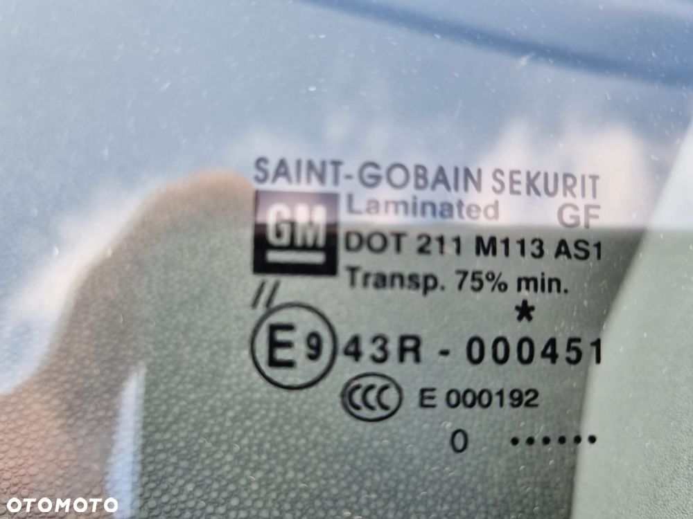 Opel Corsa 1.4 16V Innovation - 31