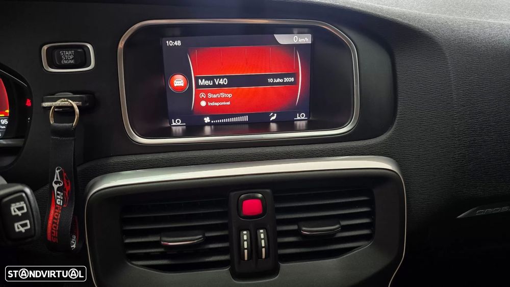 Volvo V40 2.0 D2 Momentum Geartronic — fotografia 31
