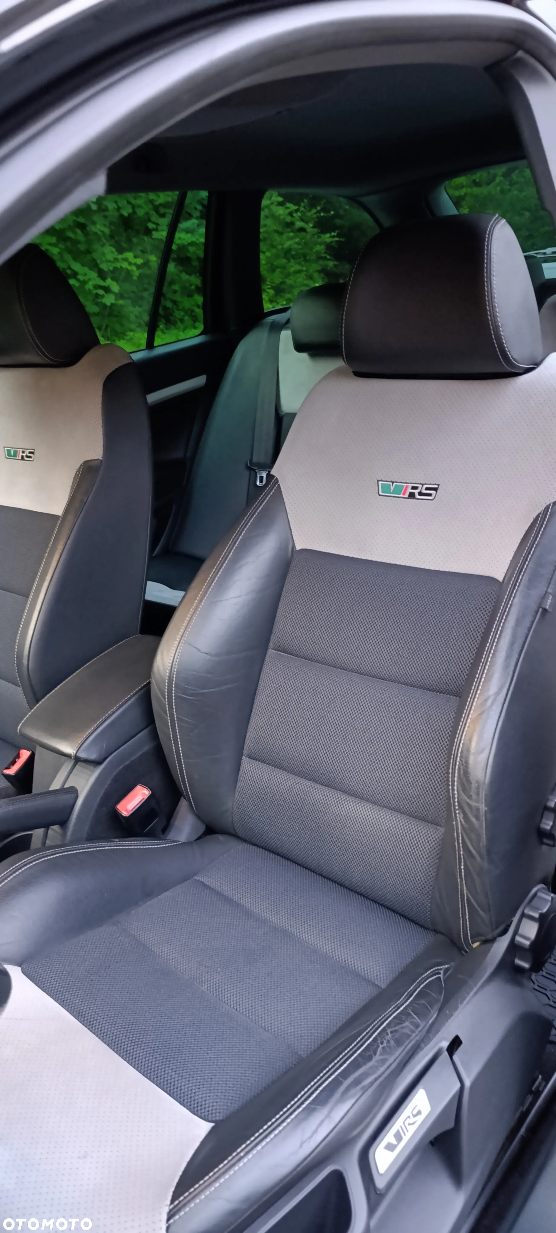 Skoda Octavia Combi 2.0 TDI DPF DSG RS - 12