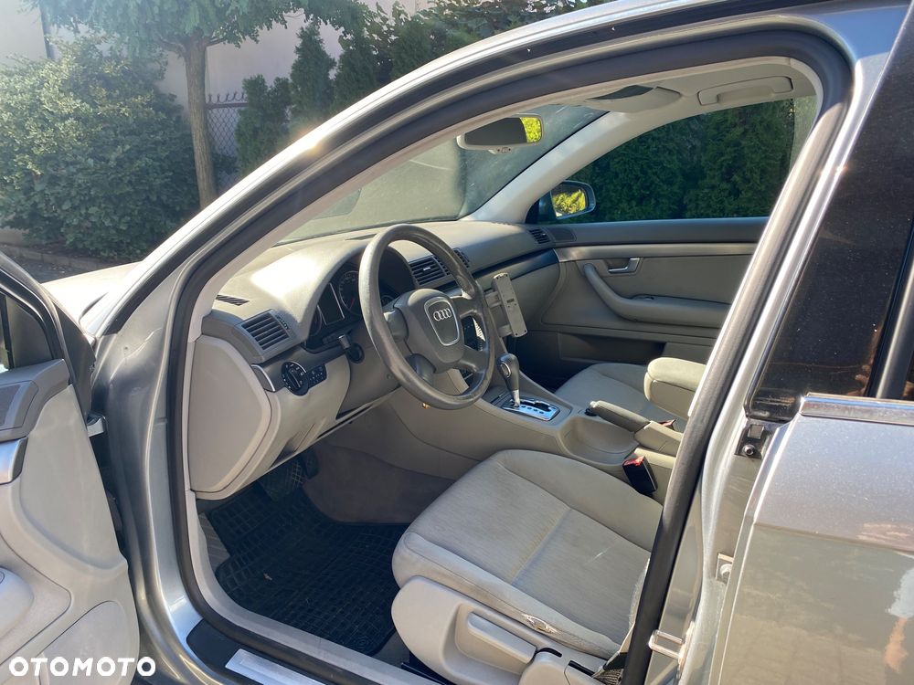 Audi A4 Limousine - 6