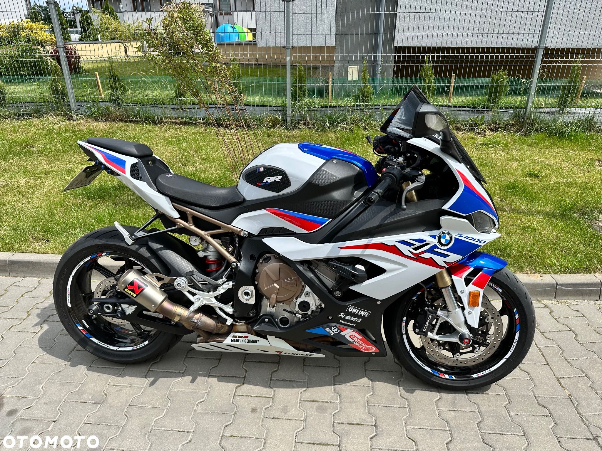 BMW S - 1