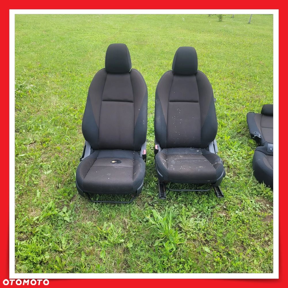 FOTEL FOTELE KANAPA do MAZDA 3 BP IV 19- KOD LAK.46G