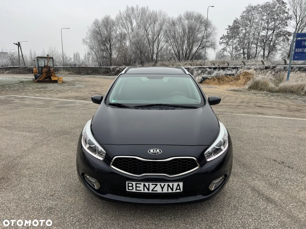 Kia Ceed 1.6 GDI Dream Team Edition - 9