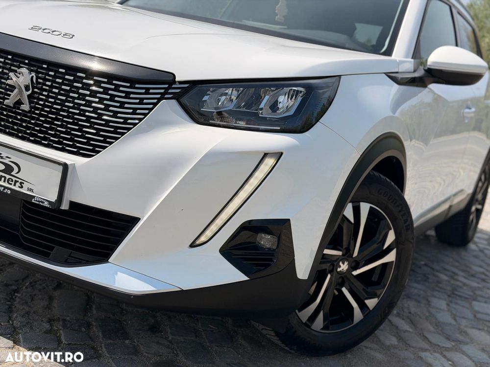 Peugeot 2008 1.2 L PureTech STT Allure - 10