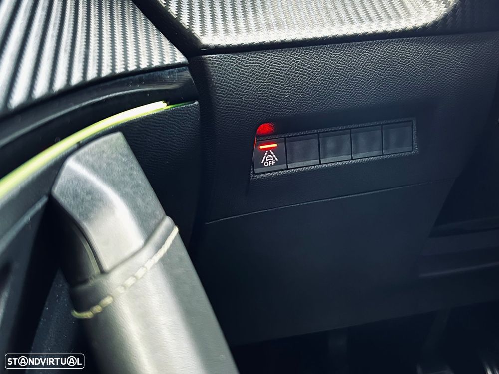 Peugeot 2008 1.2 PureTech GT Line - 24