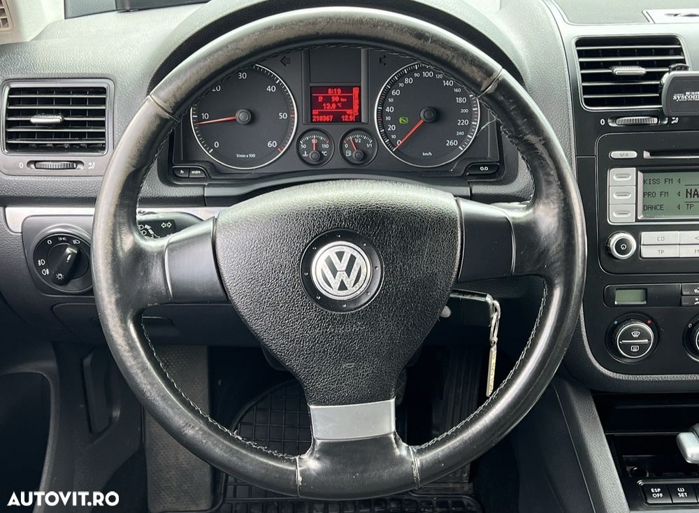 Volkswagen Golf 2.0 TDI Comfortline DSG - 18