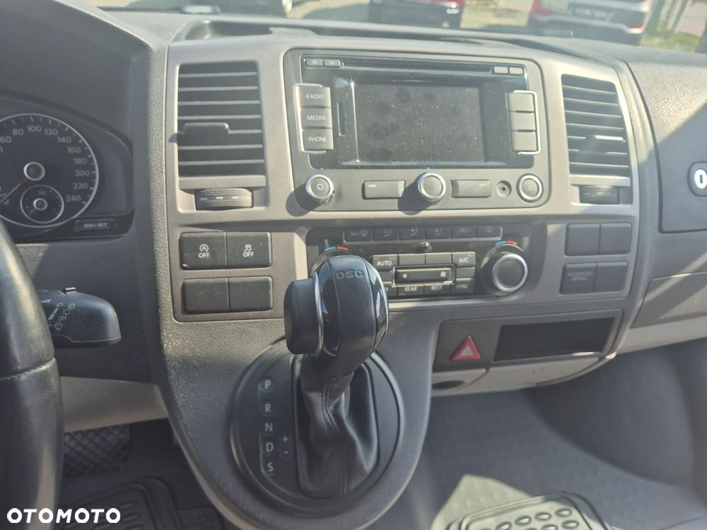 Volkswagen Caravelle - 15