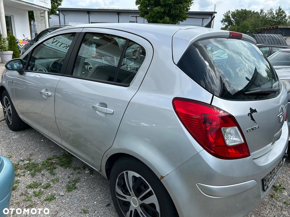 Opel Corsa - 2