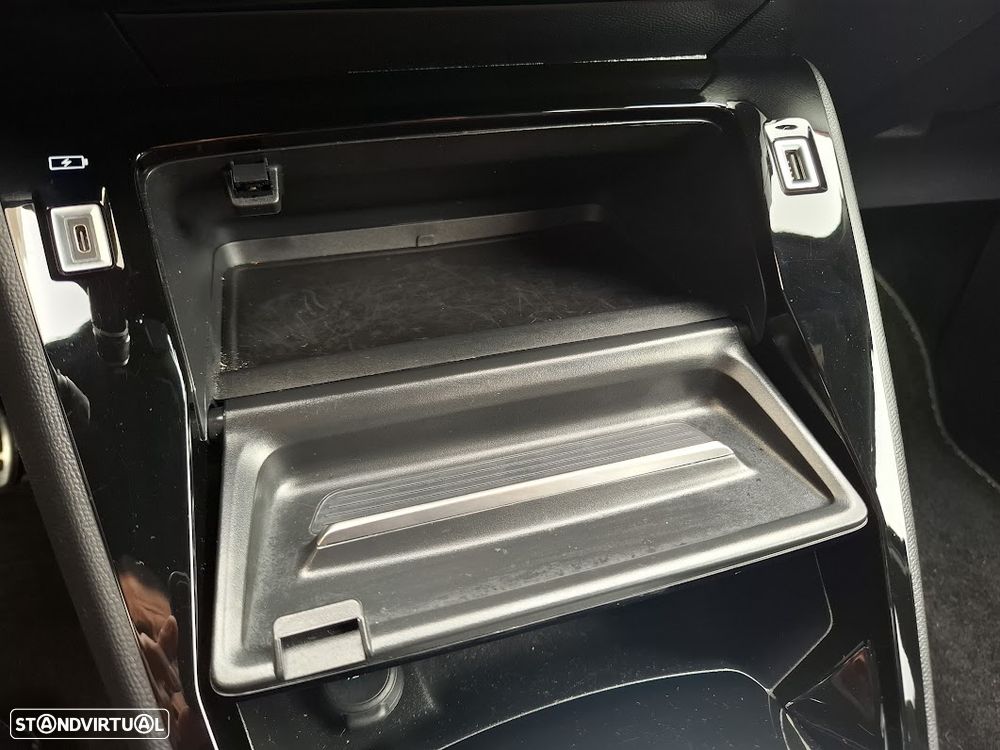 Peugeot 2008 1.2 PureTech GT Line - 23