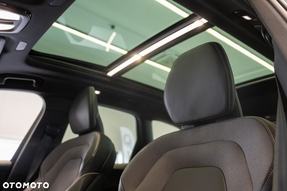 Volvo XC 60 B5 B AWD Plus Black Edition - 36