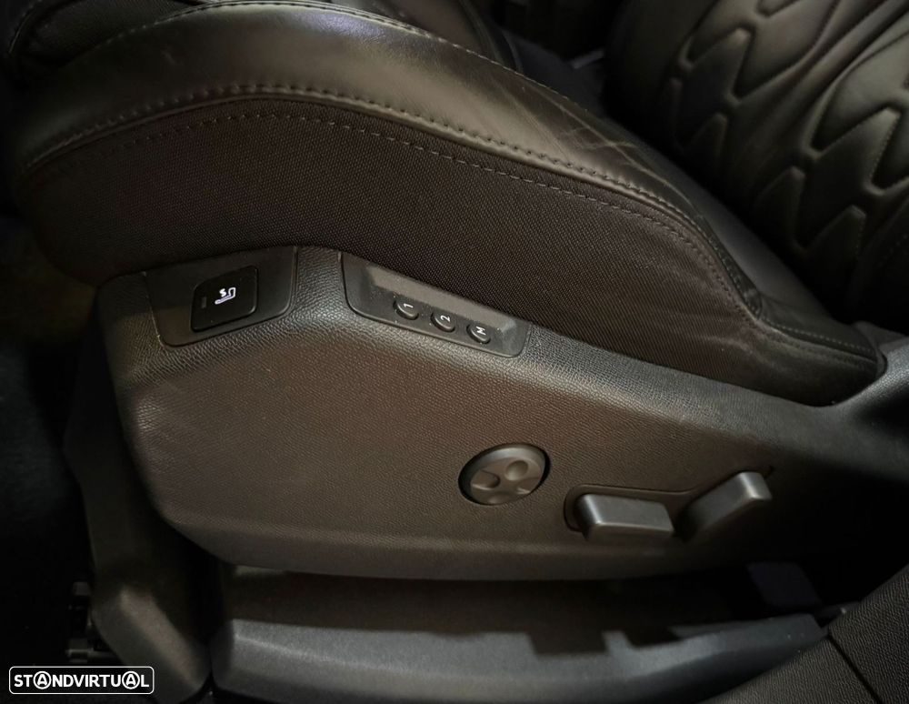 Peugeot 3008 1.2 PureTech GT Line Grip Control EAT6 - 23