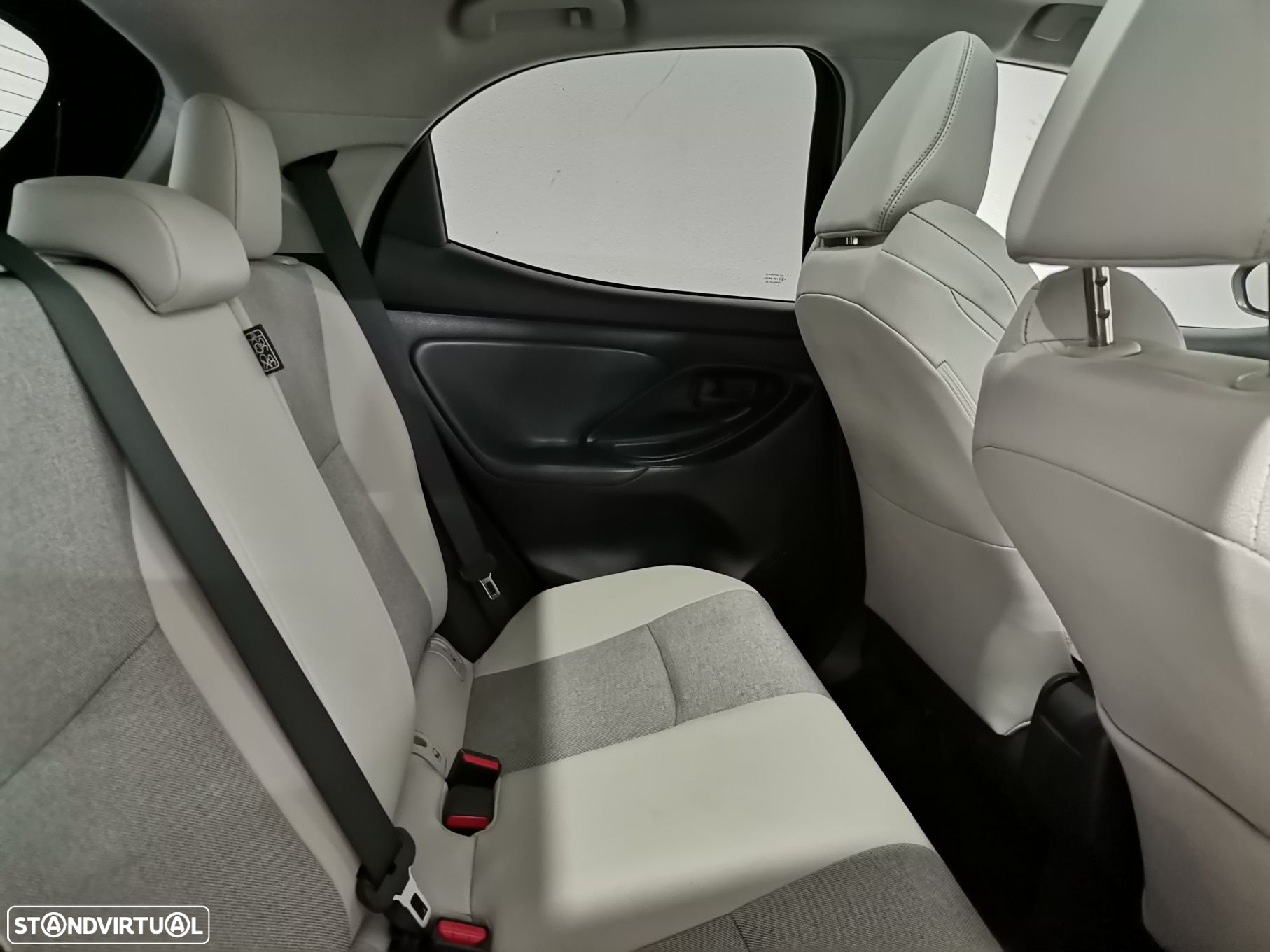 Toyota Yaris - 14