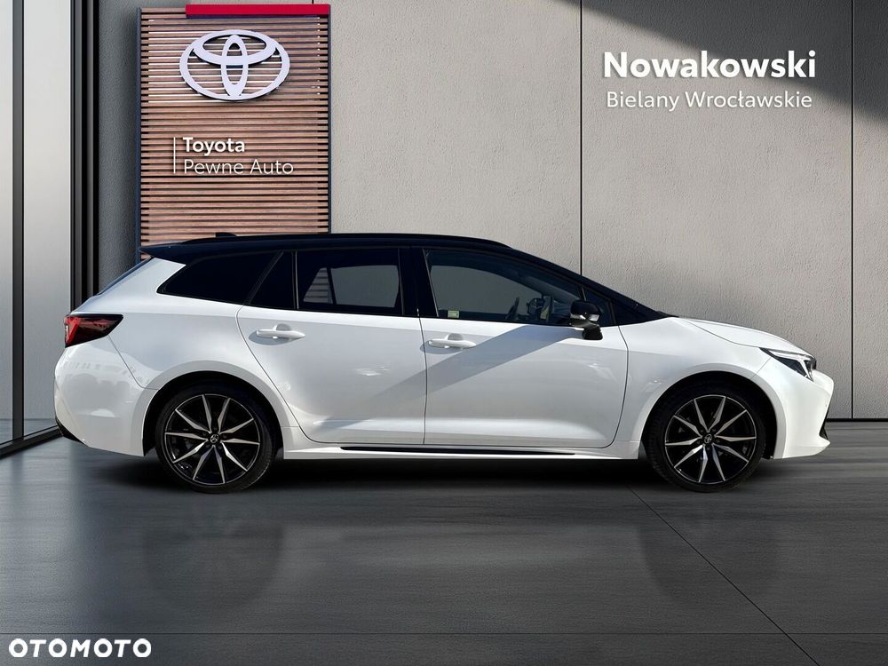 Toyota Corolla 2.0 Hybrid GR Sport Dynamic - 28