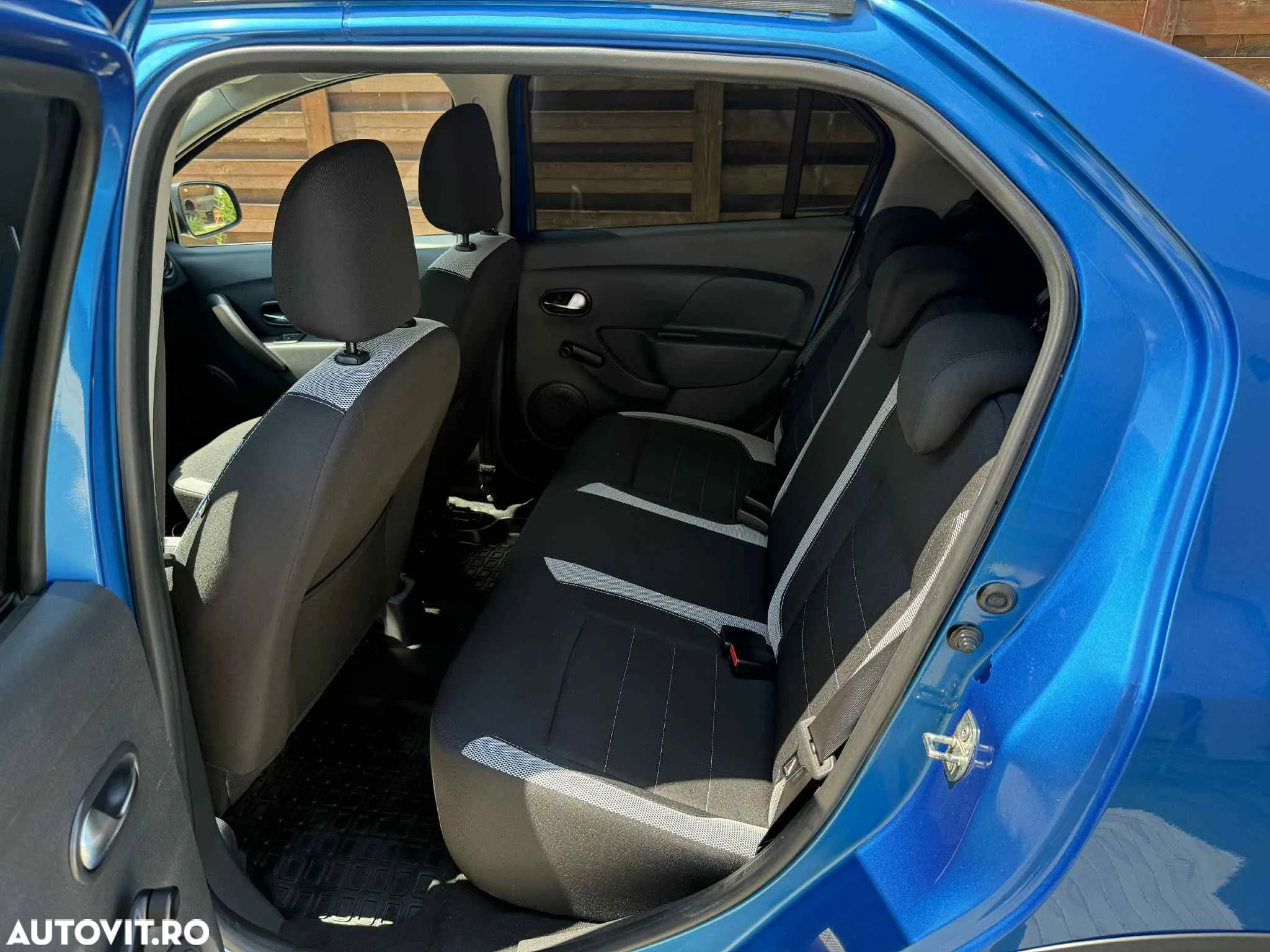 Dacia Logan Stepway 0.9 TCe - 10