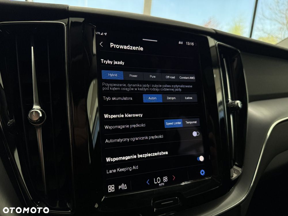 Volvo XC 60 T6 Plug-In Hybrid AWD Inscription - 33