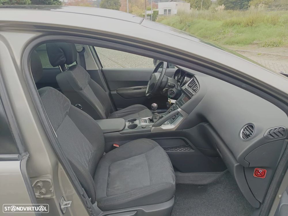 Peugeot 3008 1.6 HDi Premium JLL17 - 26