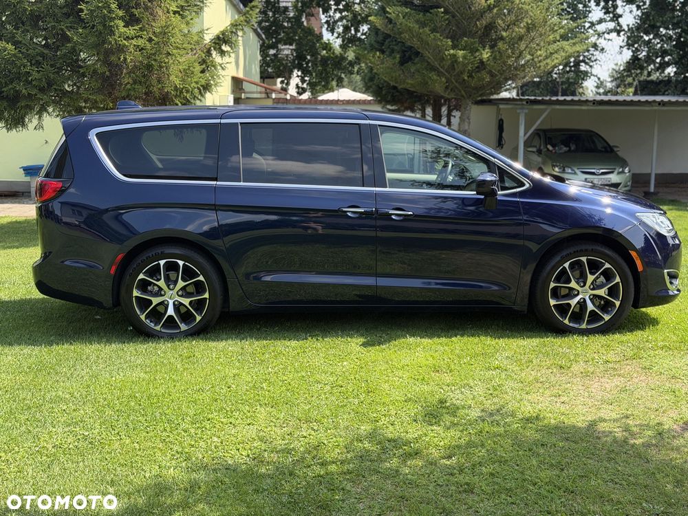 Chrysler Pacifica - 6