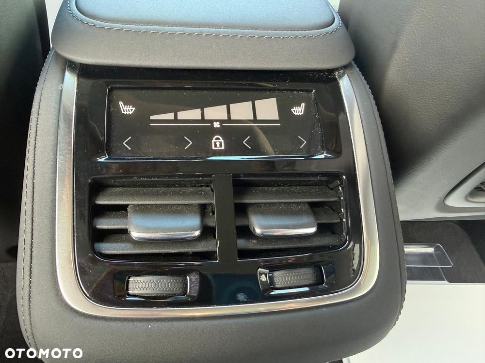Volvo XC 90 - 31