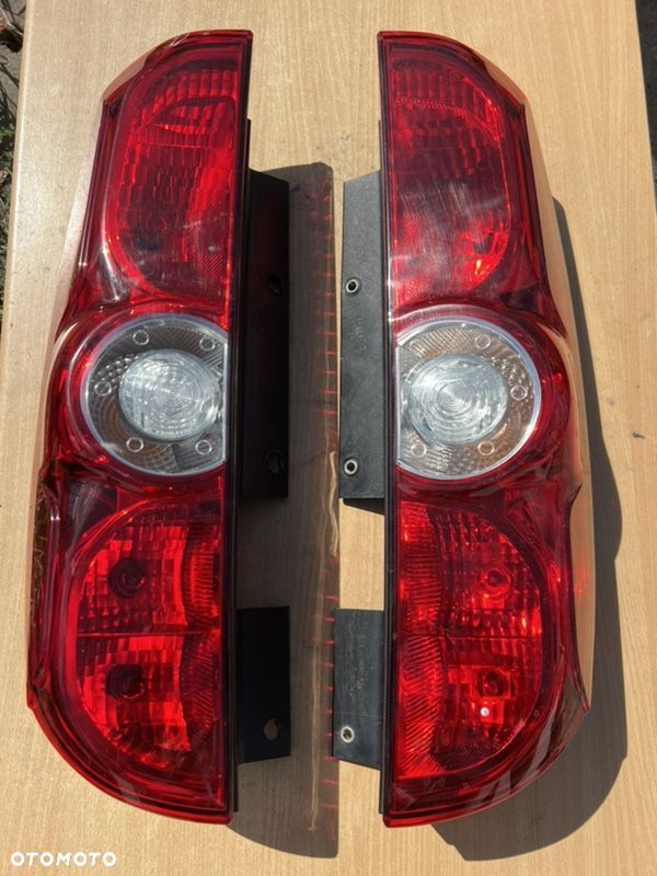 lampy tył Opel combo d prawa lewa - 1