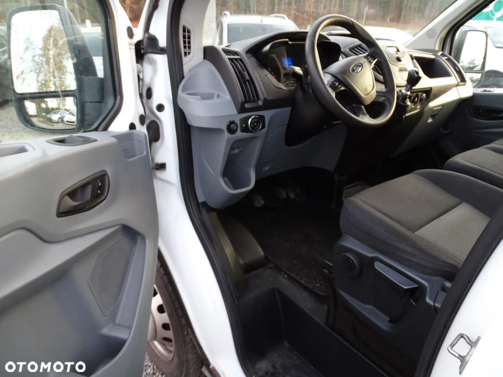 Ford TRNSIT - 19