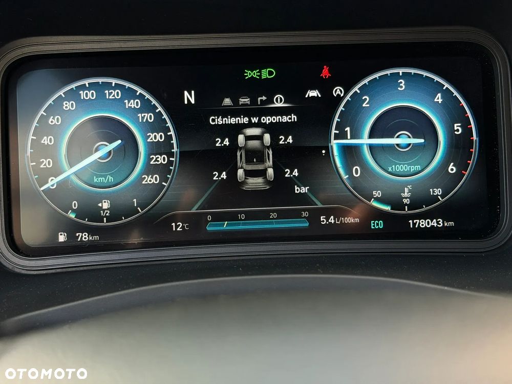 Hyundai Kona - 24