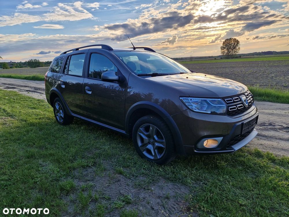 Dacia Logan TCe 90 S&S Stepway Celebration - 6