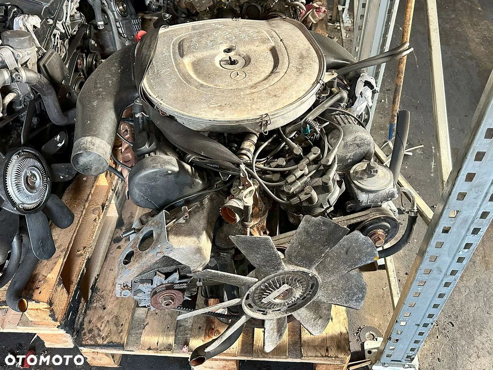 116.965 kompletny silnik ze skrzynią 4.1 V8 Mercedes 116965 - 1