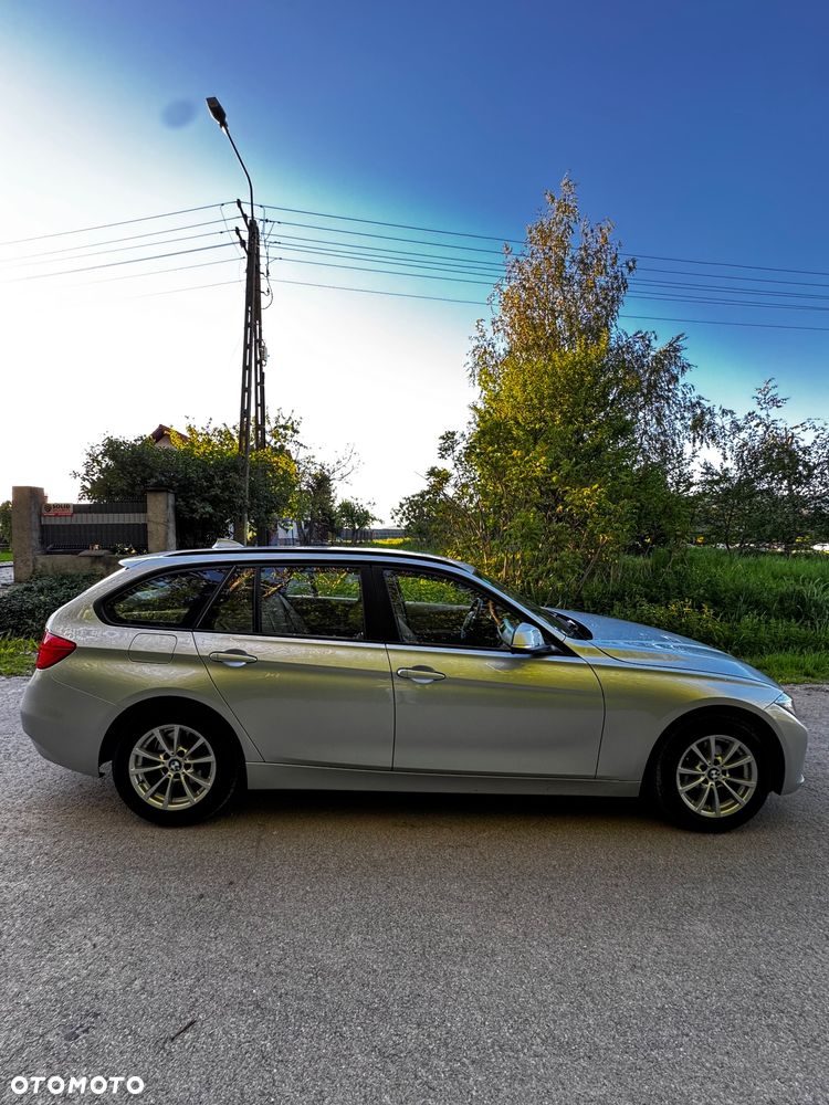 BMW Seria 3 318d DPF Edition Lifestyle - 23