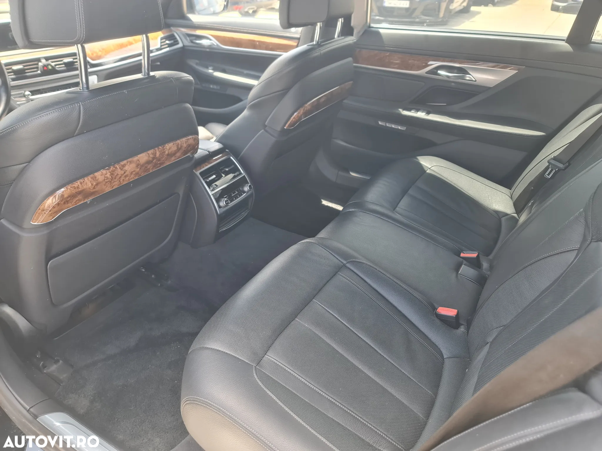 BMW Seria 7 740Li xDrive - 10
