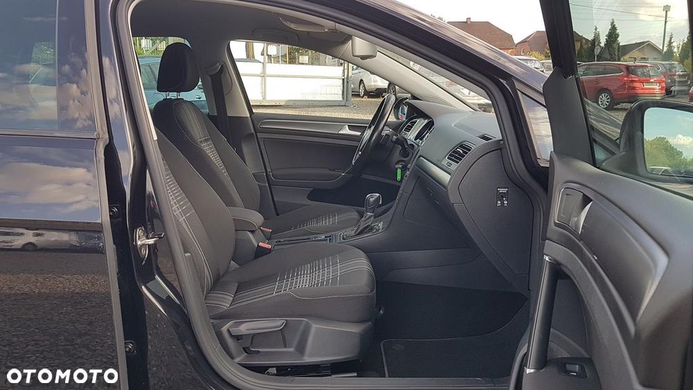 Volkswagen Golf 2.0 TDI BlueMotion Technology DSG Lounge - 27