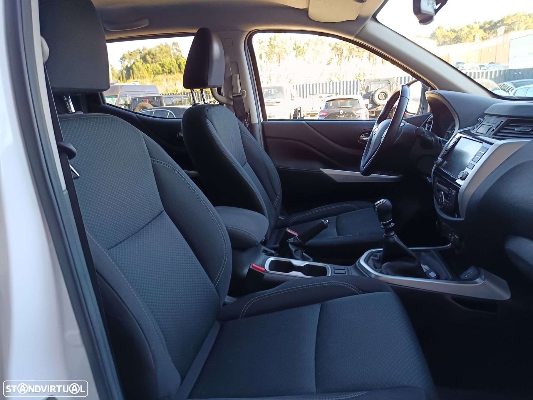 Nissan Navara 2.3 dCi CD 4WD N-Connecta Nav - 12