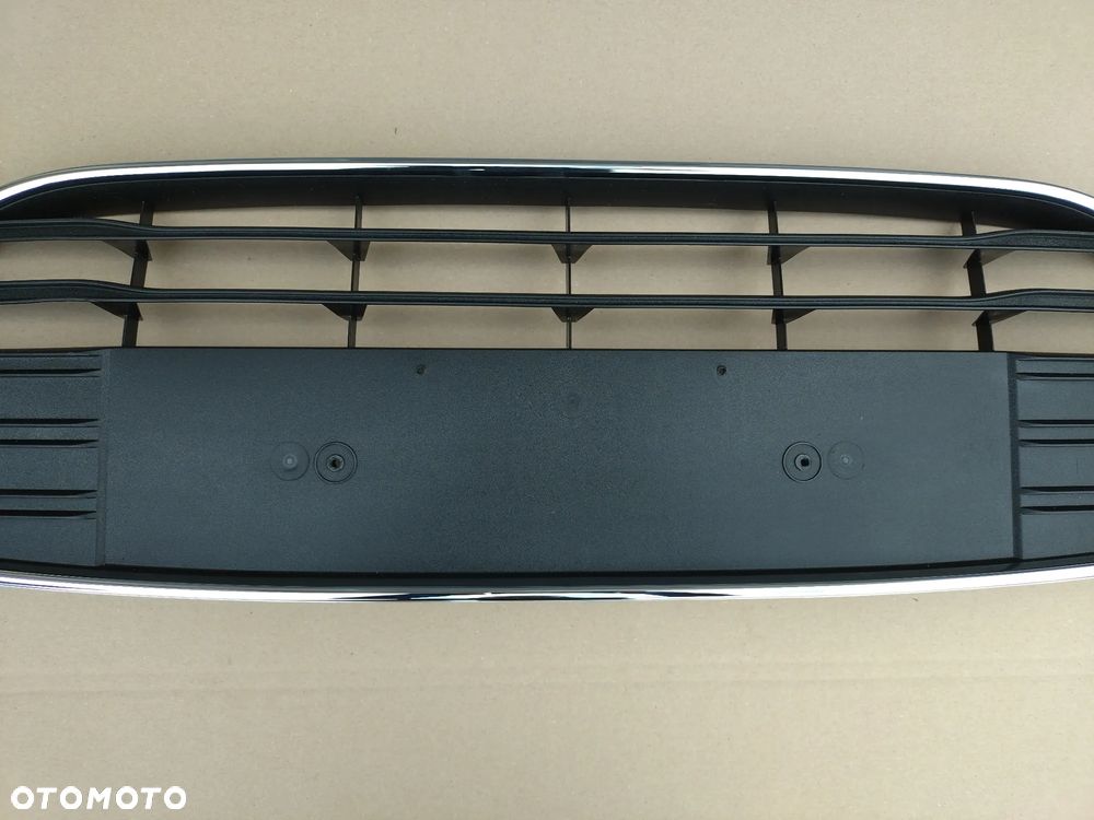 FORD B-MAX B MAX 12- AV11-17B968-A KRATKA CHROM W ZDERZAK PRZÓD ORYGINAŁ STAN BDB!! - 3