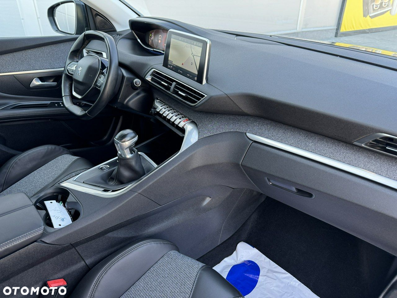 Peugeot 3008 PureTech 130 Stop & Start GPF Active - 28