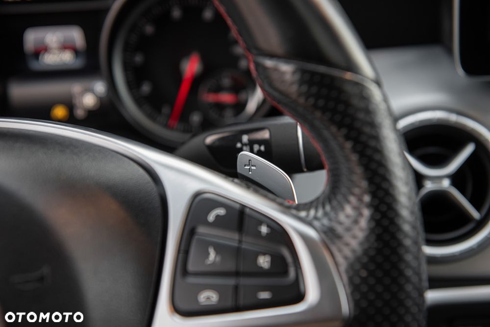 Mercedes-Benz CLA 200 7G-DCT AMG Line - 10