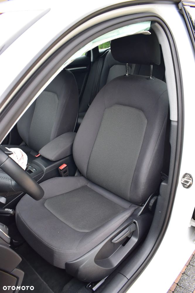 Audi A3 Sportback 35 TFSI S tronic - 10