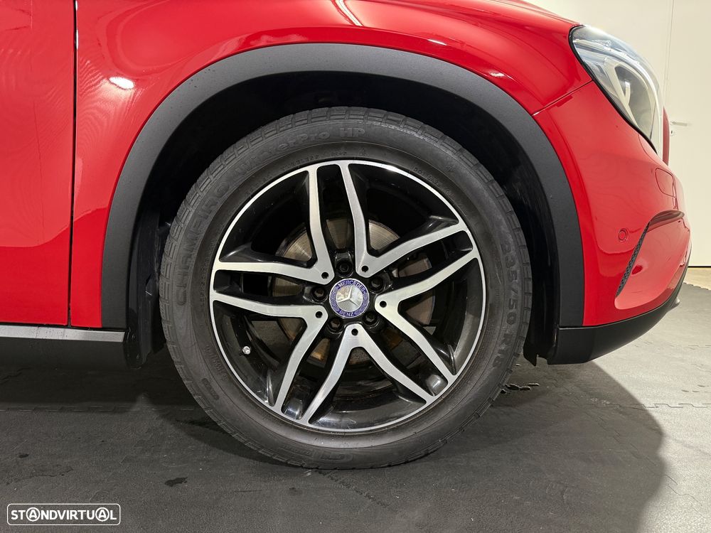 Mercedes-Benz GLA 180 d AMG Line - 35