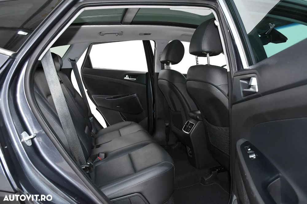 Hyundai Tucson 2.0 CRDI 4WD Automatik Premium - 12